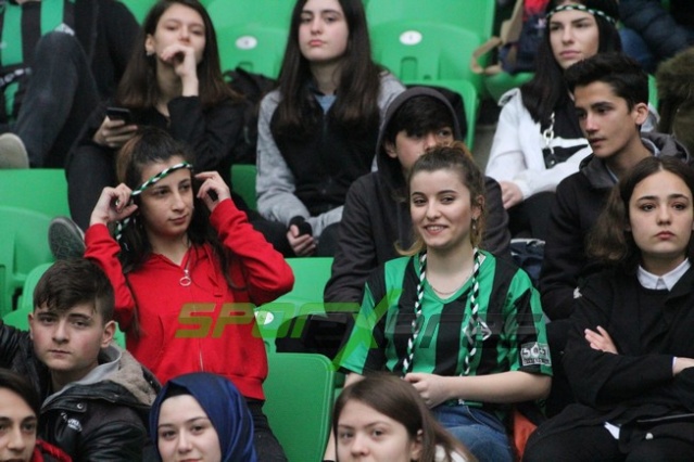 Sakaryaspor-Gümüşhanespor maçı fotoğrafları