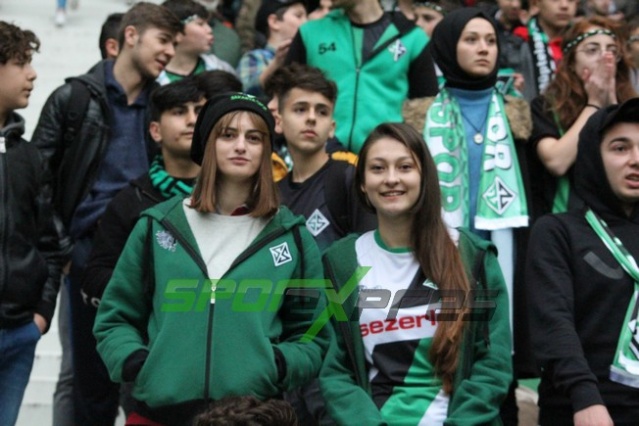 Sakaryaspor-Gümüşhanespor maçı fotoğrafları