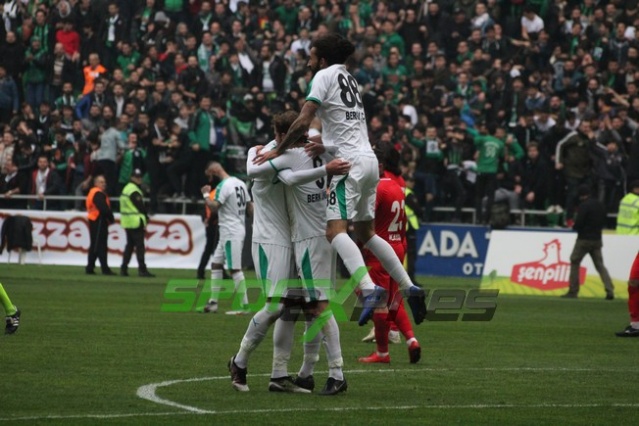Sakaryaspor-Gümüşhanespor maçı fotoğrafları
