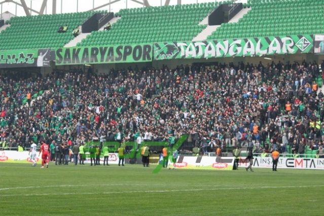 Sakaryaspor-Gümüşhanespor maçı fotoğrafları