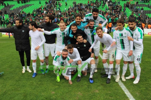 Sakaryaspor-Gümüşhanespor maçı fotoğrafları
