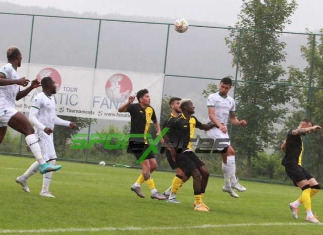 Sakaryaspor-İstanbulspor maçı fotoğrafları