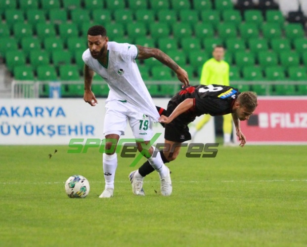 Sakaryaspor-Karagümrük maçı fotoğrafları