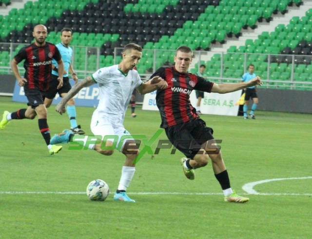 Sakaryaspor-Karagümrük maçı fotoğrafları