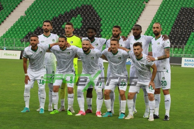Sakaryaspor-Karagümrük maçı fotoğrafları