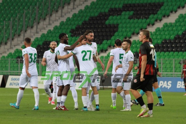 Sakaryaspor-Karagümrük maçı fotoğrafları