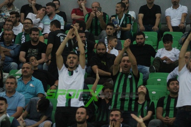 Sakaryaspor-Kocaelispor maçı fotoğrafları