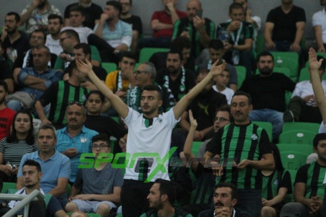 Sakaryaspor-Kocaelispor maçı fotoğrafları