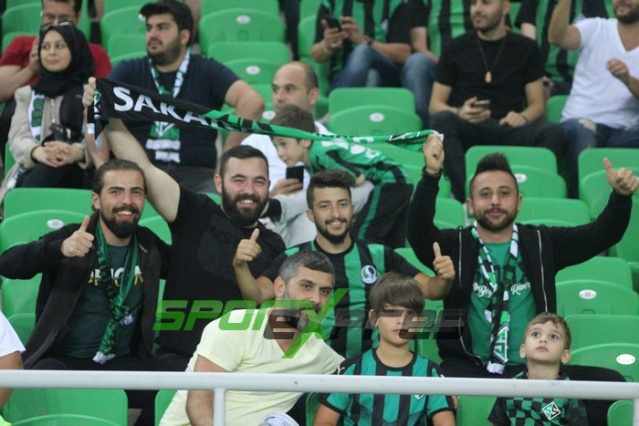 Sakaryaspor-Kocaelispor maçı fotoğrafları