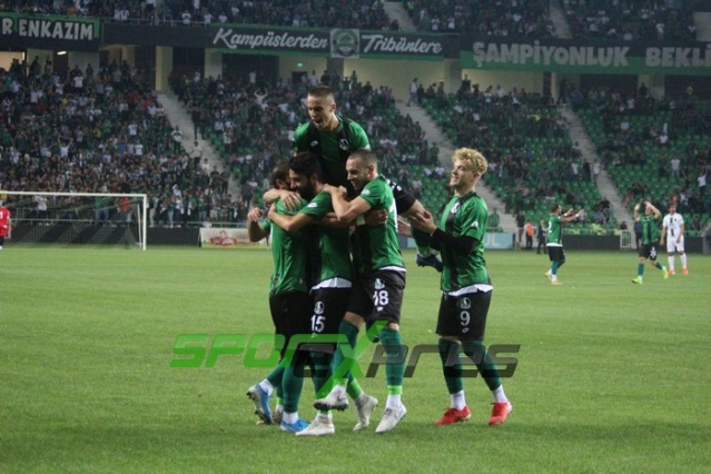 Sakaryaspor-Kocaelispor maçı fotoğrafları