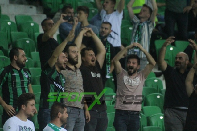 Sakaryaspor-Kocaelispor maçı fotoğrafları