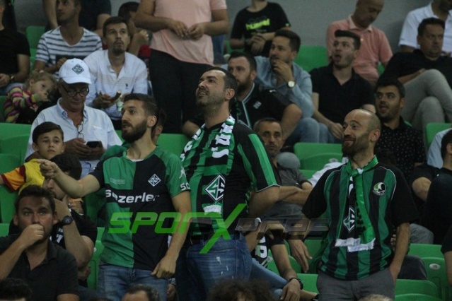Sakaryaspor-Kocaelispor maçı fotoğrafları