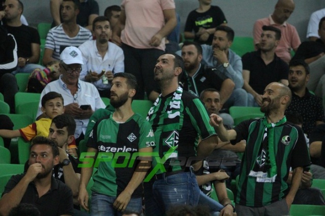 Sakaryaspor-Kocaelispor maçı fotoğrafları