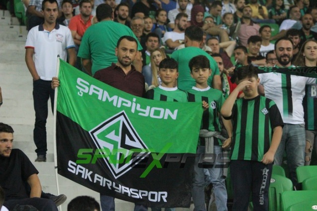 Sakaryaspor-Kocaelispor maçı fotoğrafları