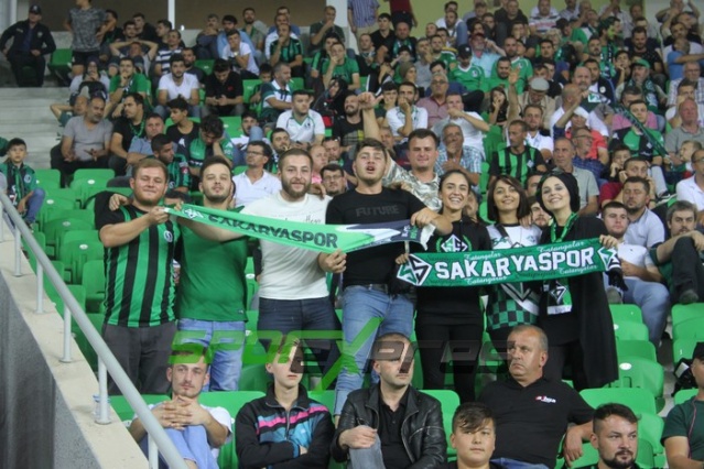Sakaryaspor-Kocaelispor maçı fotoğrafları