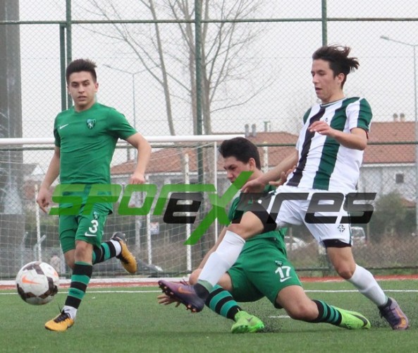 Sakaryaspor U17 şampiyonluğu erteledi