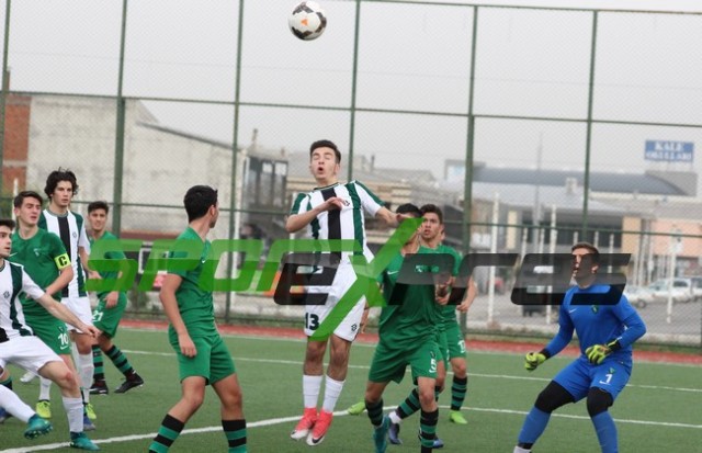 Sakaryaspor U17 şampiyonluğu erteledi