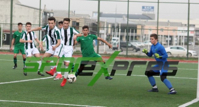 Sakaryaspor U17 şampiyonluğu erteledi