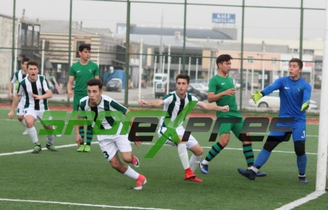 Sakaryaspor U17 şampiyonluğu erteledi