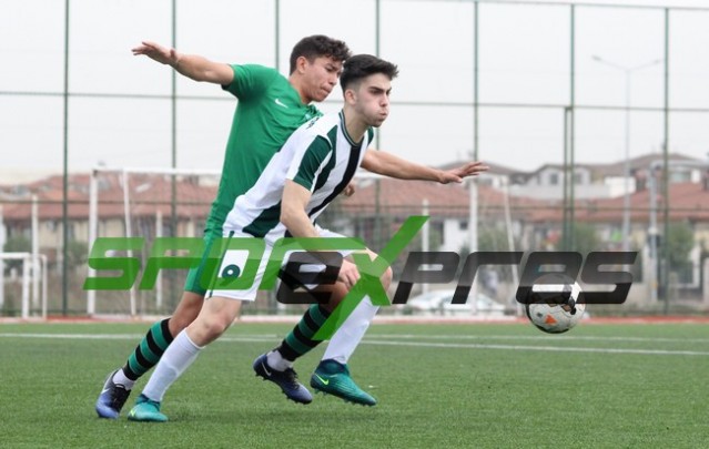 Sakaryaspor U17 şampiyonluğu erteledi