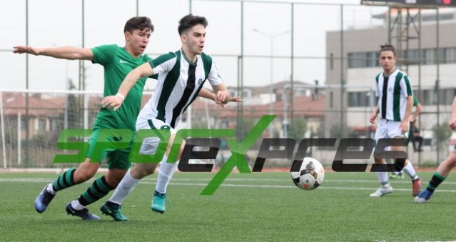 Sakaryaspor U17 şampiyonluğu erteledi