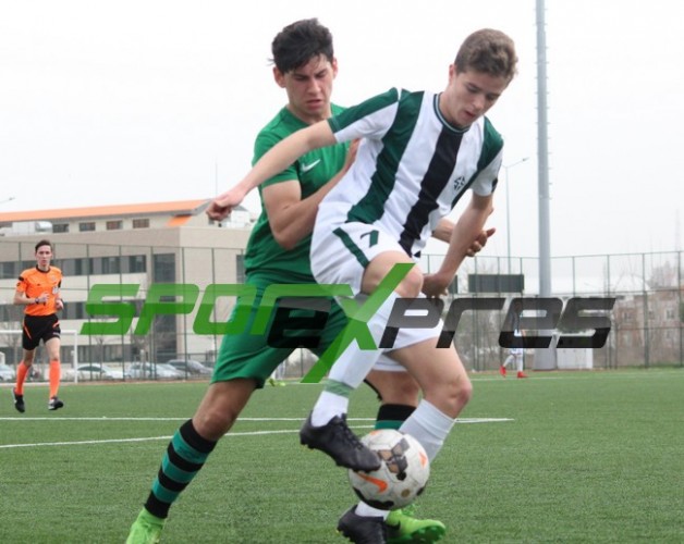Sakaryaspor U17 şampiyonluğu erteledi