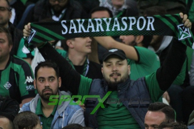 Sakaryaspor-Sarıyer maçının fotoğrafları