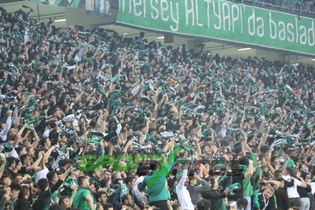 Sakaryaspor-Sarıyer maçının fotoğrafları