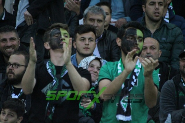 Sakaryaspor-Sarıyer maçının fotoğrafları