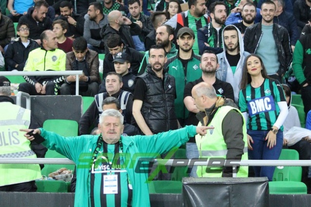 Sakaryaspor-Sarıyer maçının fotoğrafları