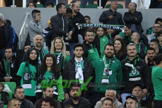 Sakaryaspor-Sarıyer maçının fotoğrafları