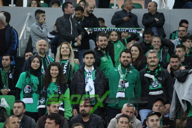 Sakaryaspor-Sarıyer maçının fotoğrafları