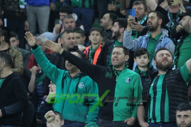 Sakaryaspor-Sarıyer maçının fotoğrafları