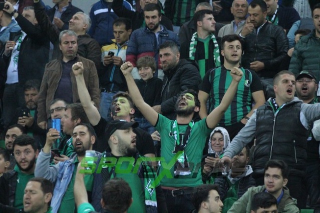 Sakaryaspor-Sarıyer maçının fotoğrafları