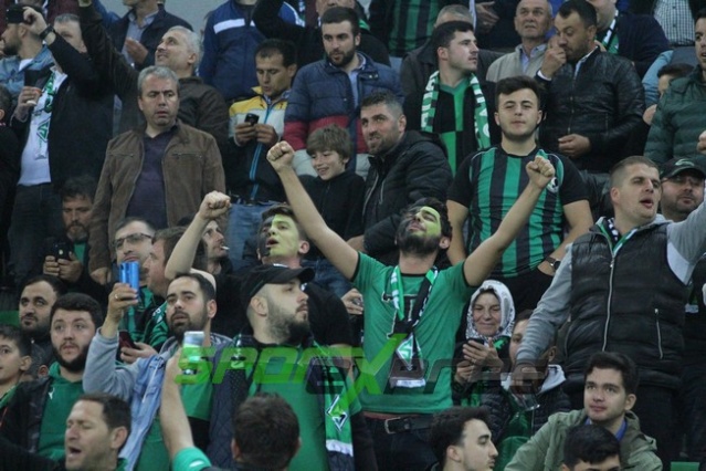 Sakaryaspor-Sarıyer maçının fotoğrafları