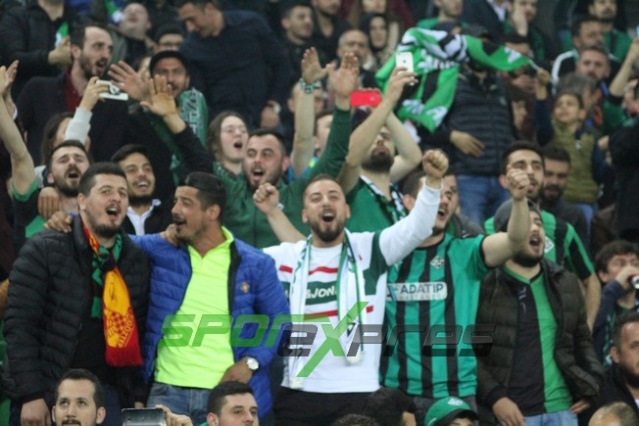 Sakaryaspor-Sarıyer maçının fotoğrafları