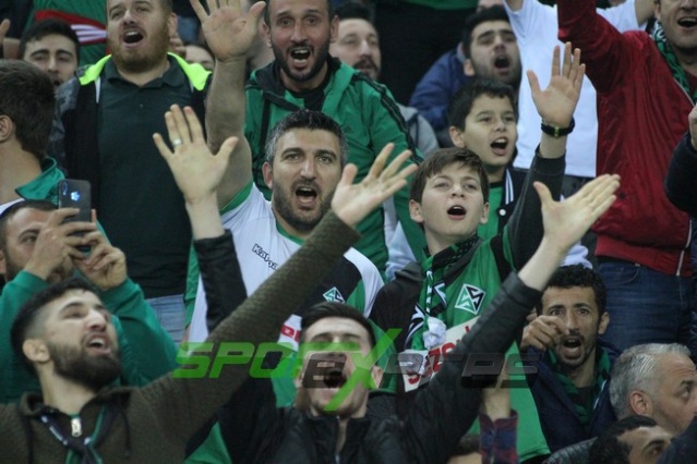 Sakaryaspor-Sarıyer maçının fotoğrafları