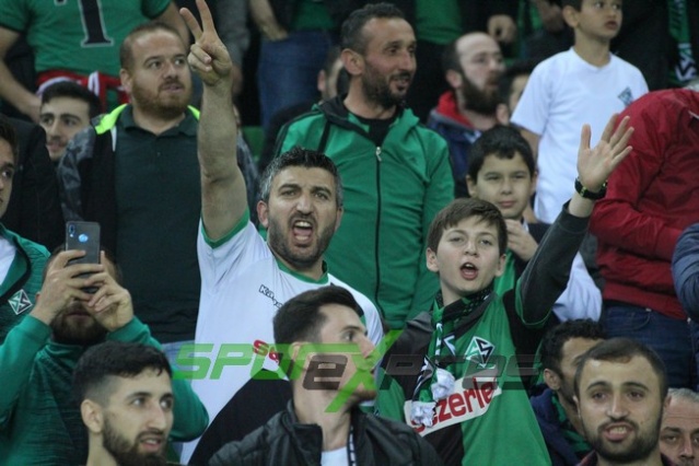 Sakaryaspor-Sarıyer maçının fotoğrafları