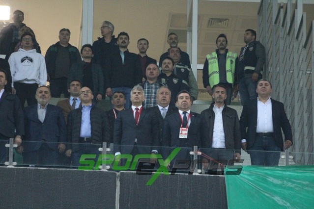 Sakaryaspor-Sarıyer maçının fotoğrafları