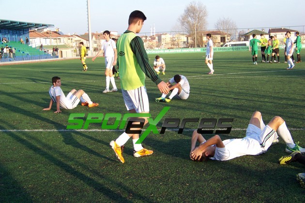 U16'lar son dakikada yıkıldı