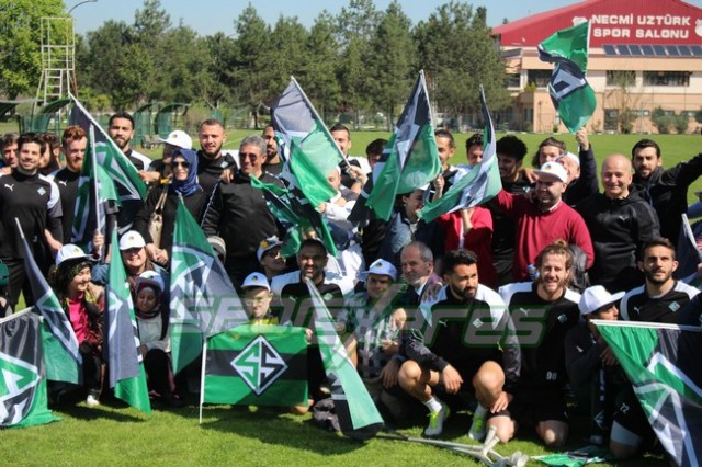 Sakaryaspor’a moral desteği