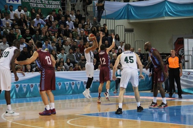 Sakarya Büyükşehir-Trabzonspor:87-82