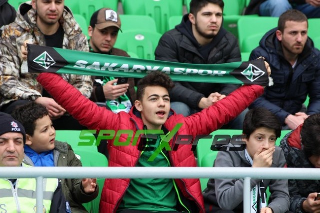 ﻿Sakaryaspor-Şanlıurfaspor:4-0
