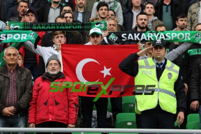 ﻿Sakaryaspor-Şanlıurfaspor:4-0