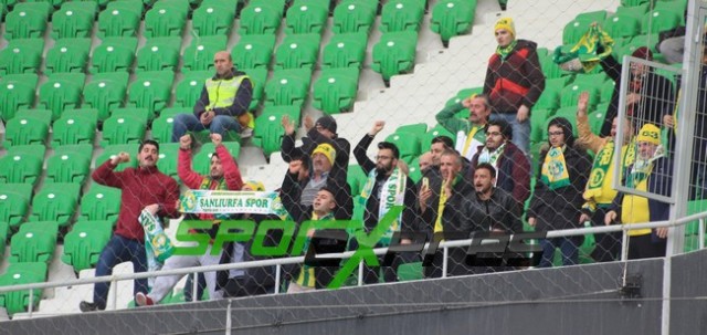 ﻿Sakaryaspor-Şanlıurfaspor:4-0