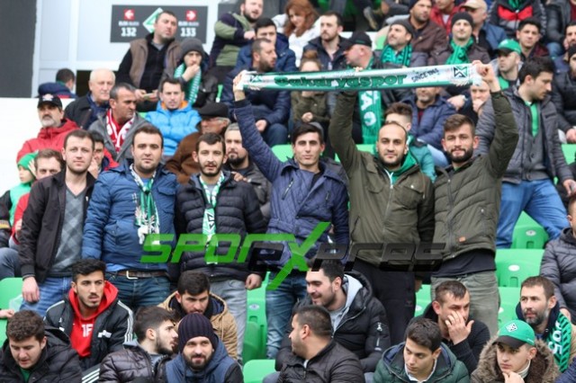 ﻿Sakaryaspor-Şanlıurfaspor:4-0