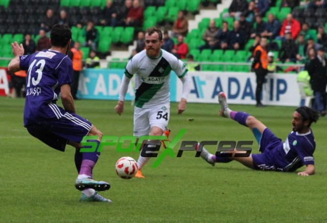 ﻿Sakaryaspor-Şanlıurfaspor:4-0