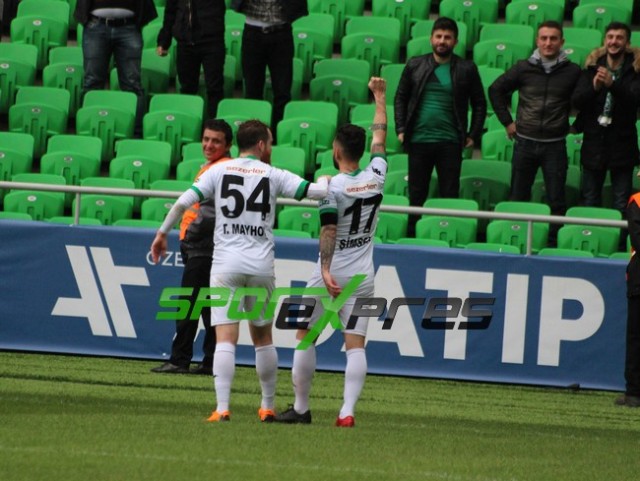 ﻿Sakaryaspor-Şanlıurfaspor:4-0