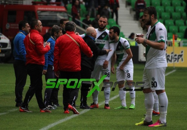 ﻿Sakaryaspor-Şanlıurfaspor:4-0