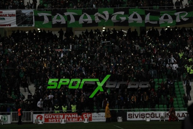 ﻿Sakaryaspor-Şanlıurfaspor:4-0